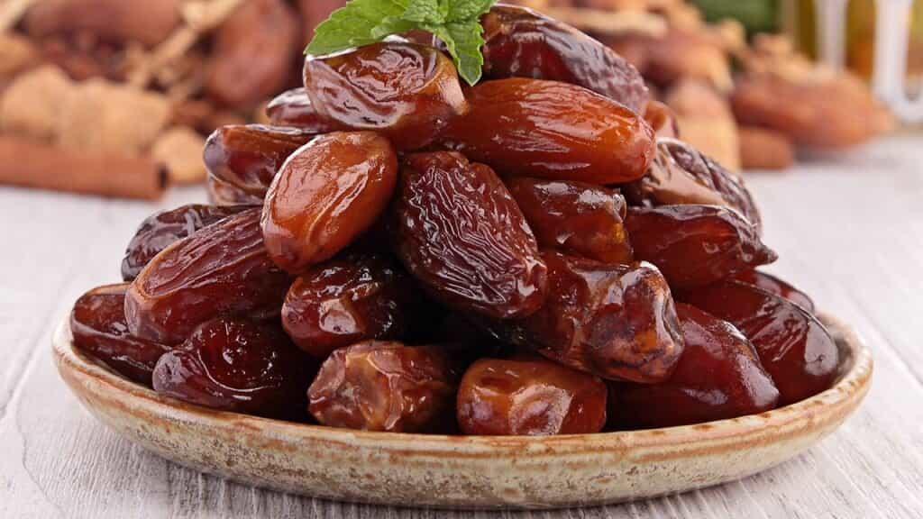 تصویر 4 از خرما استعمران درجه یک با رنگ طبیعی و طعم اصیل